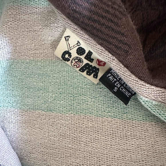 Volcom hoodie - Picture 2 of 4